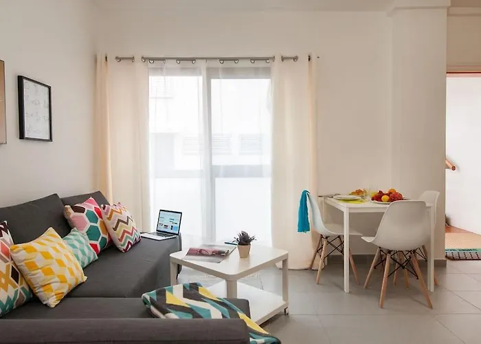 Διαμέρισμα Cosy Flat In The *